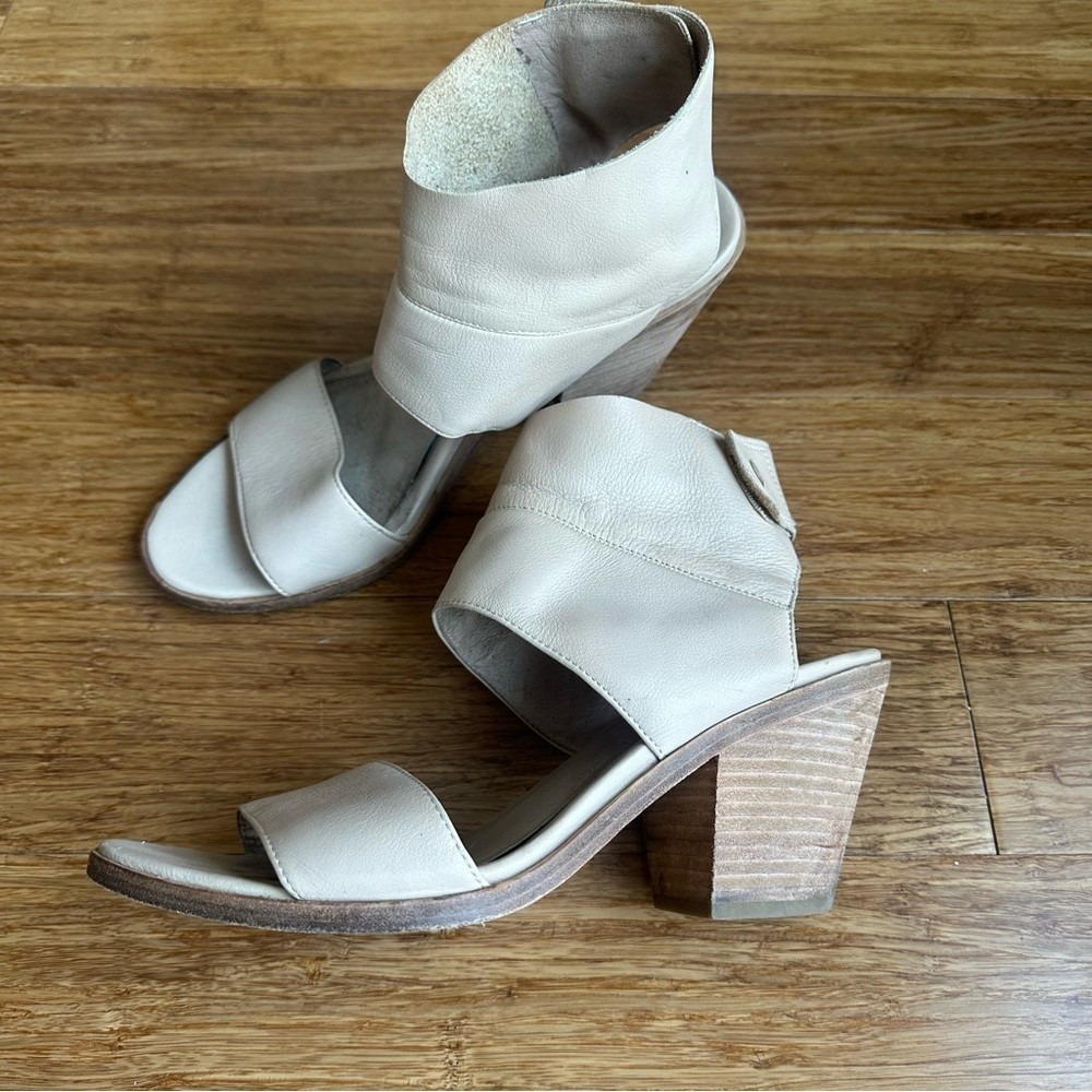 EILEEN FISHER Arts Ankle‎ Cuff Sandal Cream Heel Womens - Picture 5 of 8